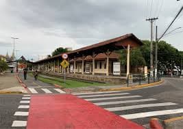 Quantos habitantes tem Jacareí em 2025?.;