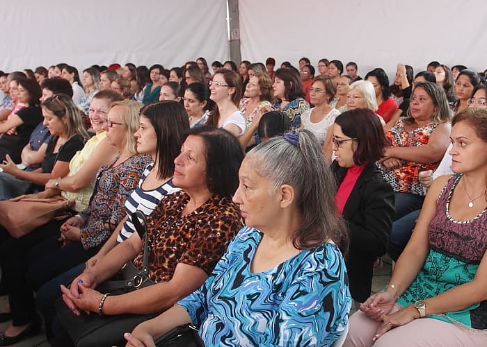 SAAE leva teatro em homenagem às mulheres
