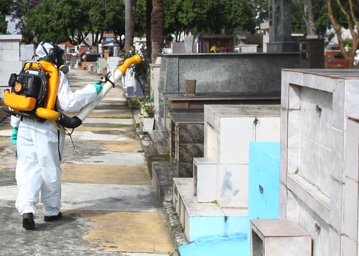 Cemitérios municipais estarão fechados na manhã de quarta e quinta