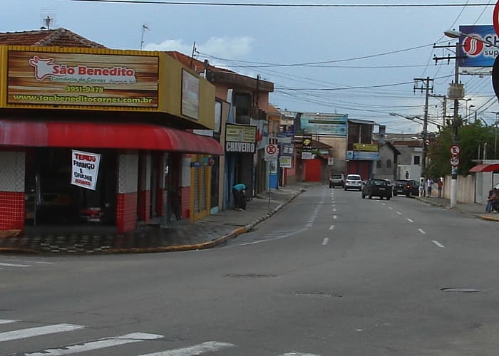 Trechos das ruas Santa Helena e Padre Eugênio são liberados para estacionamento