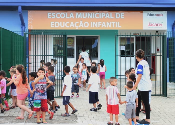 Prédios do EducaMais Esperança recebem mais nomes de personalidades ligadas à educação