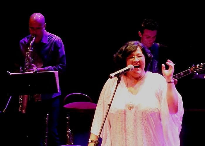 Jazz e arte urbana são atrações no domingo