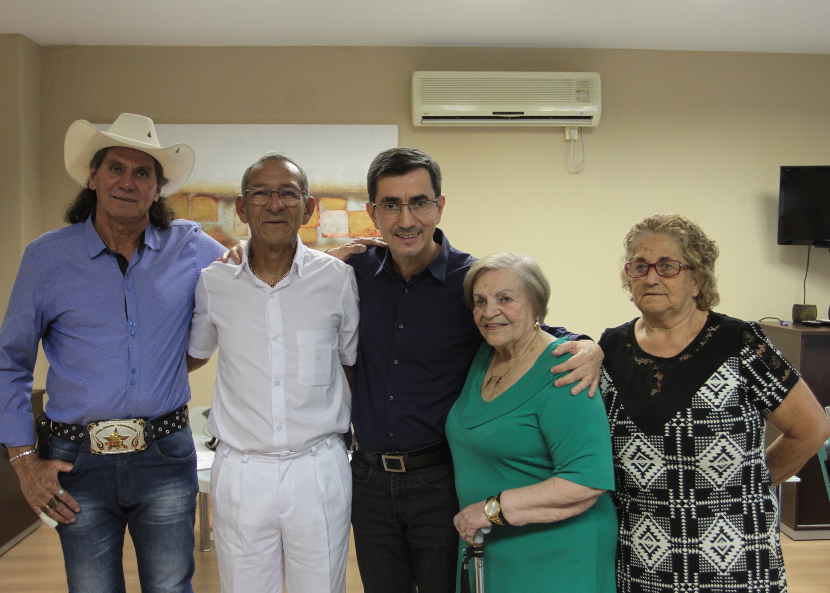 Mestres da Cultura Viva são recebidos pelo prefeito