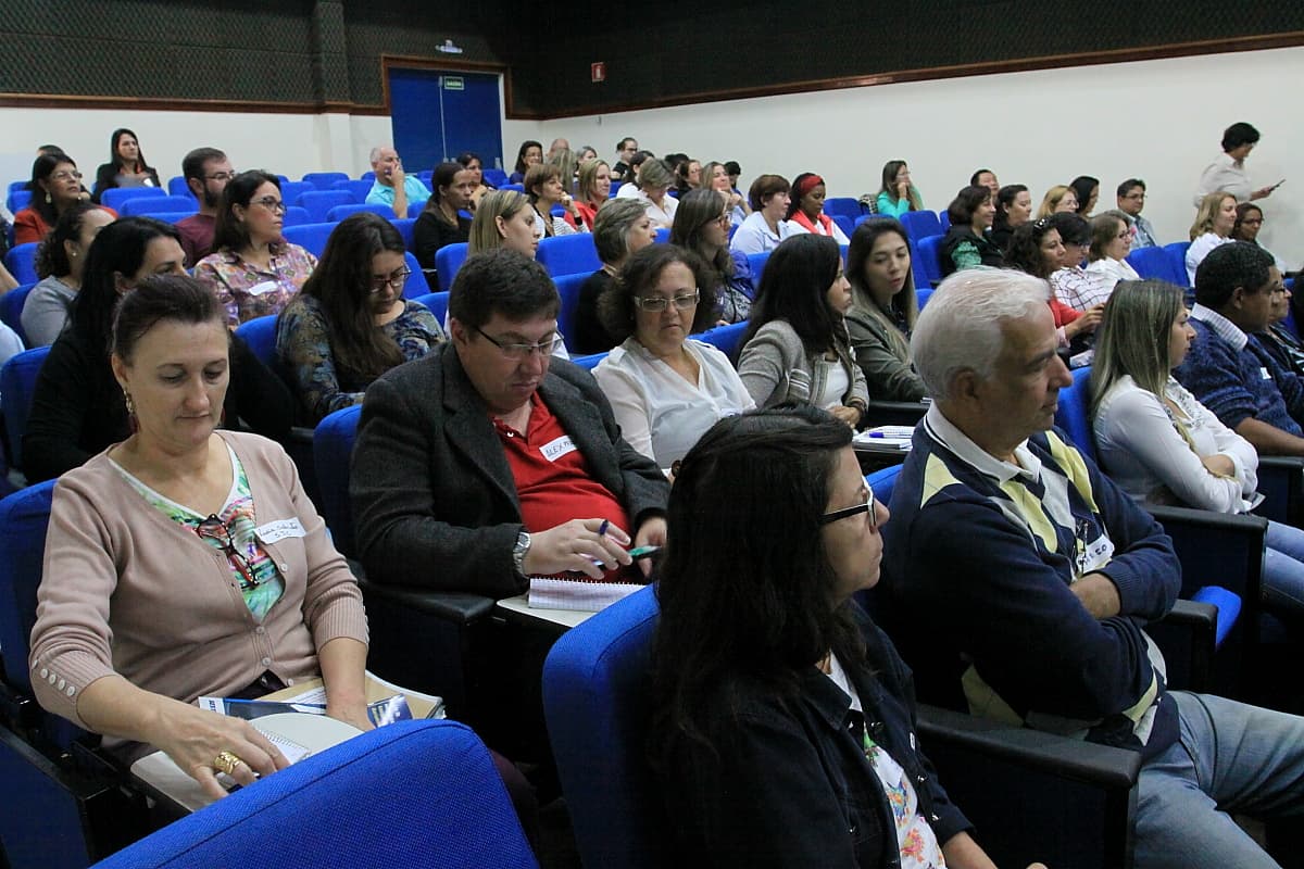 Representantes de 39 municípios da RMVale se reúnem para Conferência de Assistência Social