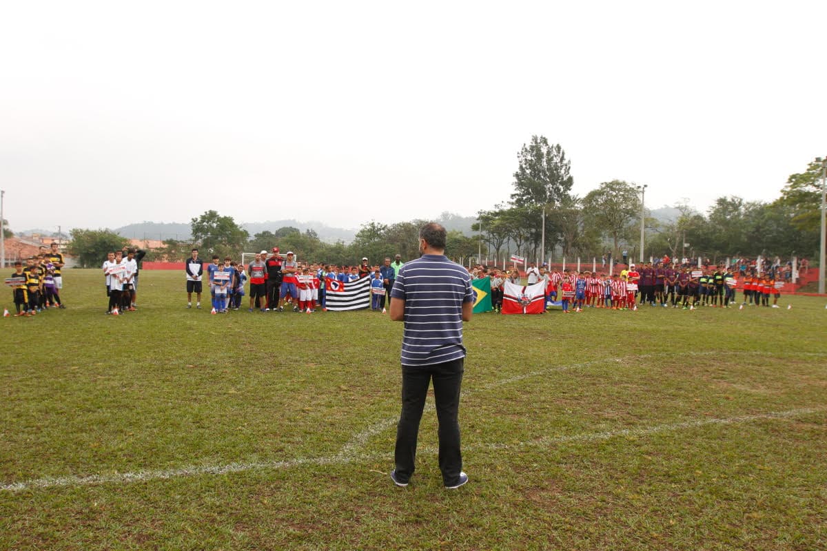 Campeonato Municipal de Futebol Amador reúne equipes no Vila Garcia