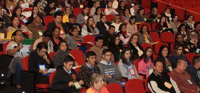Conferência de Assistência Social reúne 400 pessoas