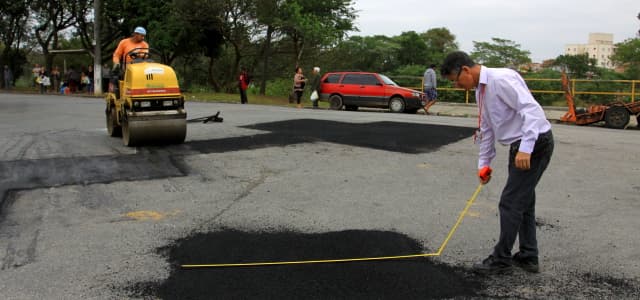 Prefeitura realiza tapa-buraco em 4 bairros nesta semana