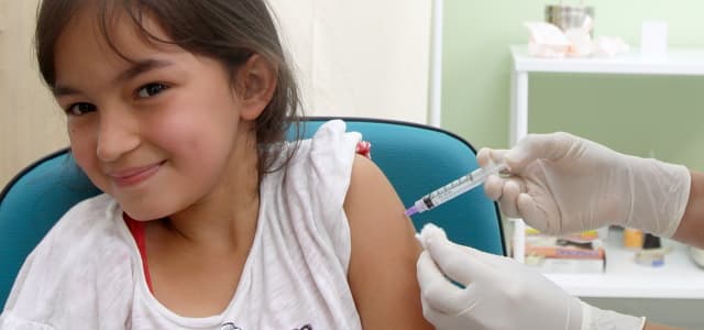 Campanha atualiza vacinação de crianças e adolescentes em Jacareí
