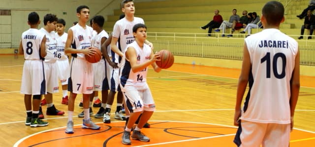 Basquete abre rodada do esporte no fim de semana