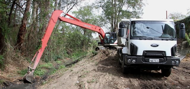 Prefeitura mantém “vala de drenagem” no Jardim Siesta