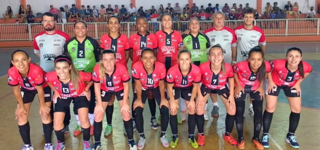 Equipe feminina de futsal é campeã dos Jogos Abertos