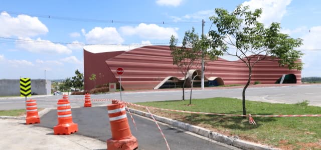 Novo retorno facilita acesso dos motoristas ao Educamais Jacareí