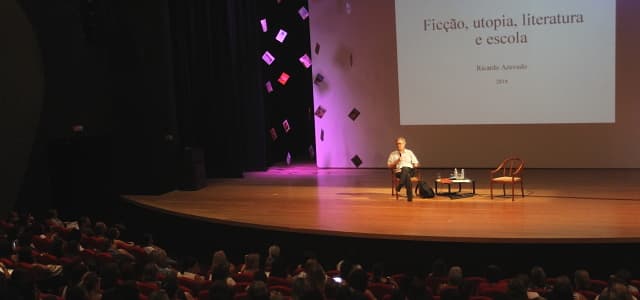 Educação lança “Jacareí Cidade Leitora” para professores municipais