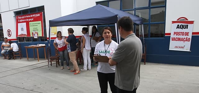 Programa leva cuidados de saúde a caminhoneiros que passam em Jacareí