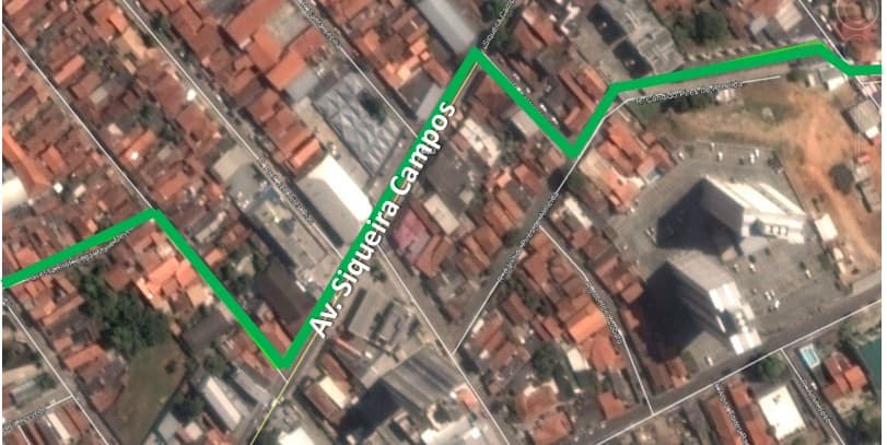 Obra do SAAE interdita parte da Avenida Siqueira Campos