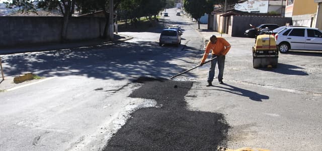 Seis bairros da cidade recebem operação Tapa-buraco nesta semana