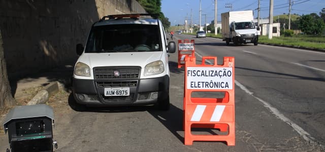Jacareí reduz 52% das multas de radar móvel
