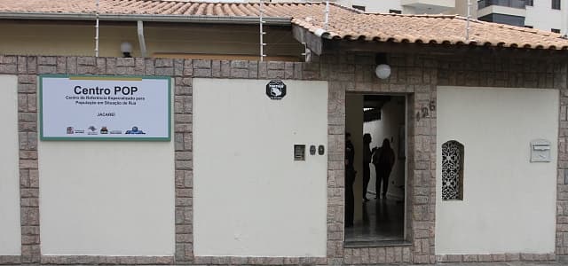 Rede faz visita em nova instalação do Centro Pop