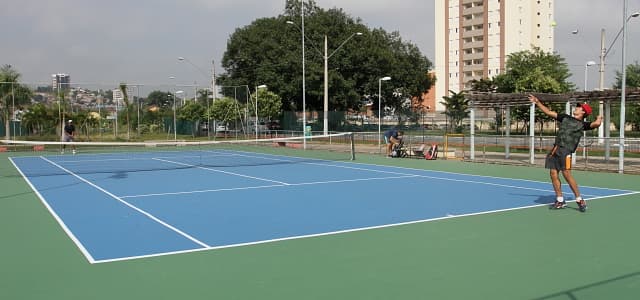 Secretaria de Meio Ambiente reforma quadra de tênis do Parque da Cidade