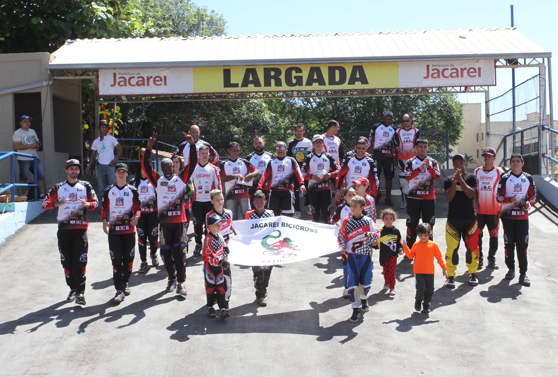Bicicross: pilotos de Jacareí estreiam no Paulista neste domingo