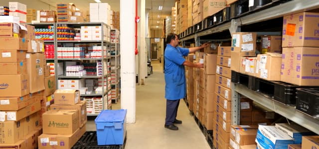 Farmácia municipal atinge 97% do estoque de medicamentos