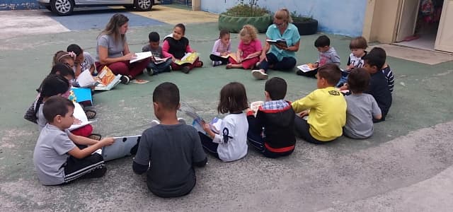 Projeto leitura da EMEIF Roberto Donizete envolve os alunos o ano todo