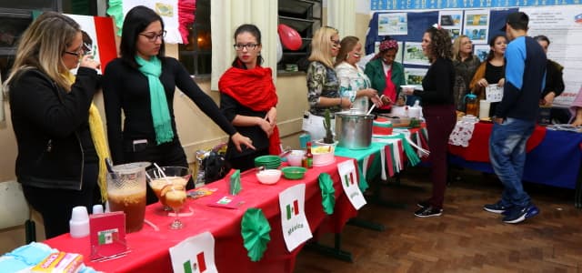Educação realiza feira com alunos do EducaMais Lamartine