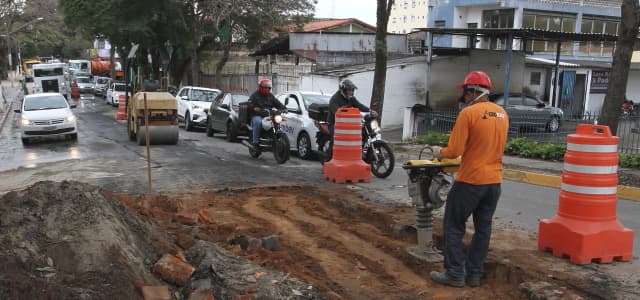 Ruas Chiquinha Schurig e Dom Pedro II voltam a operar em mão única