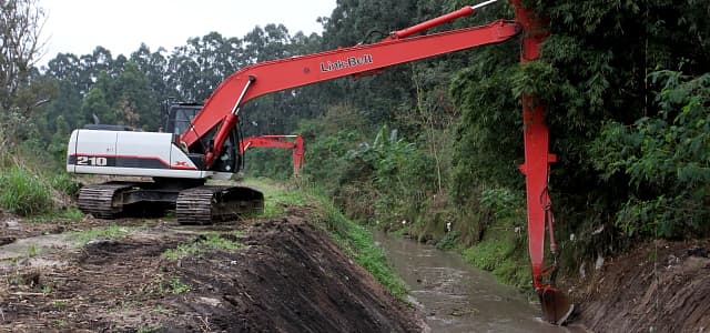 Infraestrutura realiza obras e manutenção em diversos bairros da cidade
