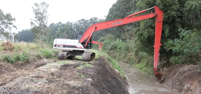 Infraestrutura realiza obras e manutenção em diversos bairros da cidade