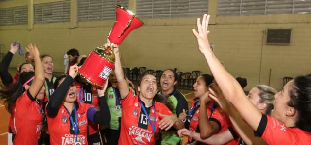 Futsal feminino de Jacareí é campeão invicto da Copa Paulista
