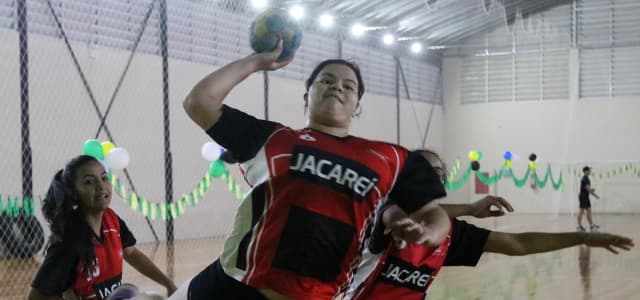 Agenda esportiva traz jogos e exposição de artes marciais