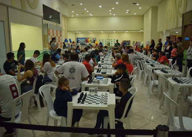 Torneio em Jacareí reuniu enxadristas da região