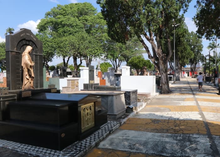 Cemitérios municipais de Jacareí reabrem para visitação a partir de quinta-feira