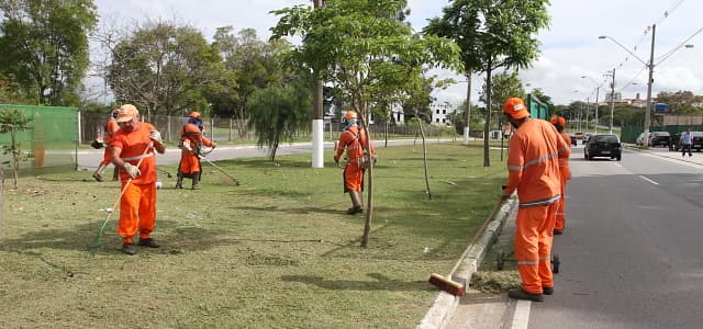 Confira os bairros que receberão serviços de capina na próxima semana