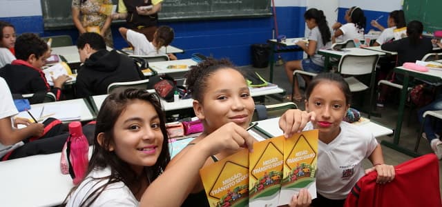 Campanha Volta às Aulas leva educação no trânsito para escolas municipais