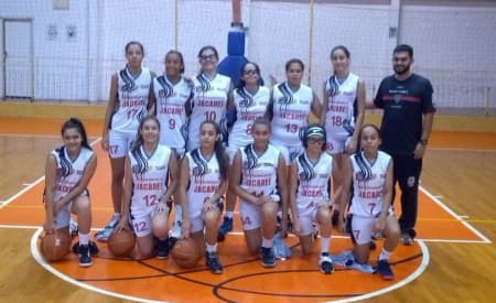Meninas do basquete vencem na Liga Metropolitana