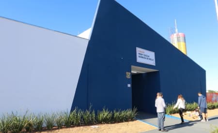 Entrega de creche no Centro é marcada por emoção