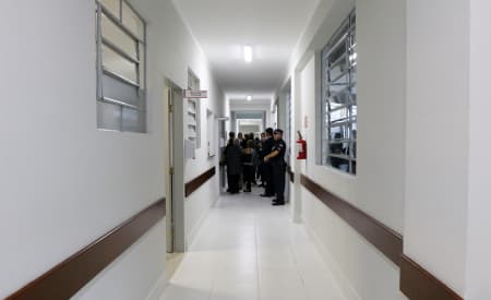 Santa Casa entrega corredor e sala de emergência