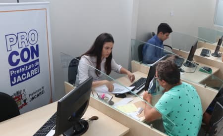 Procon alerta comerciantes sobre falsos fiscais
