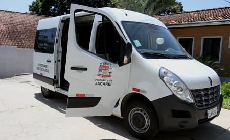 Assistência Social recebe van para atendimento de pessoas em situação de rua