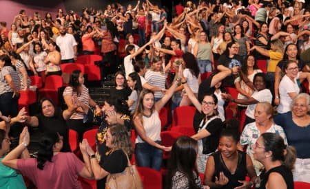 Educação recepciona 1.600 professores e anuncia mudança no plano de carreira