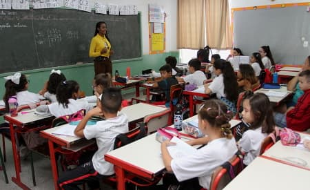 Educação no trânsito é tema de campanha nas escolas municipais de Jacareí