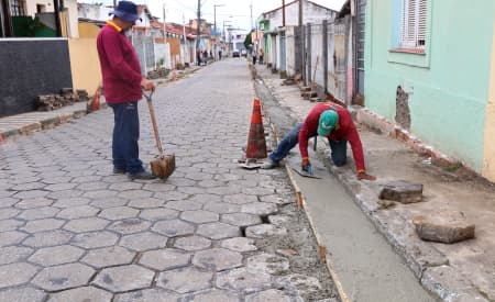 Rua Aliança, em Jacareí, começa a receber obras de pavimentação e melhorias de infraestrutura