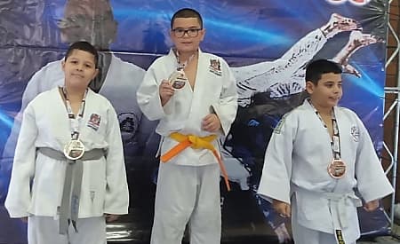 Judô de Jacareí conquista ouro, prata e bronze no troféu Kimura