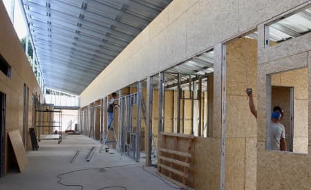 Creche em construção no Parque Imperial recebe cobertura