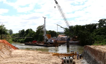 Obras da terceira ponte estão avançadas em Jacareí