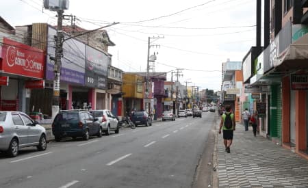 Vigilância em Saúde, em parceria com a Guarda Civil Municipal, realiza operação de orientação e fiscalização de comércios em Jacareí