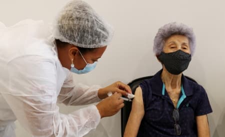 Com a chegada de mais 1.920 doses da vacina contra Covid-19, Jacareí inicia vacinação de idosos entre 82 e 84 anos