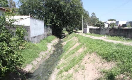 Justiça revoga liminar que impedia obras nos imóveis particulares vizinhos à vala do Jardim Siesta